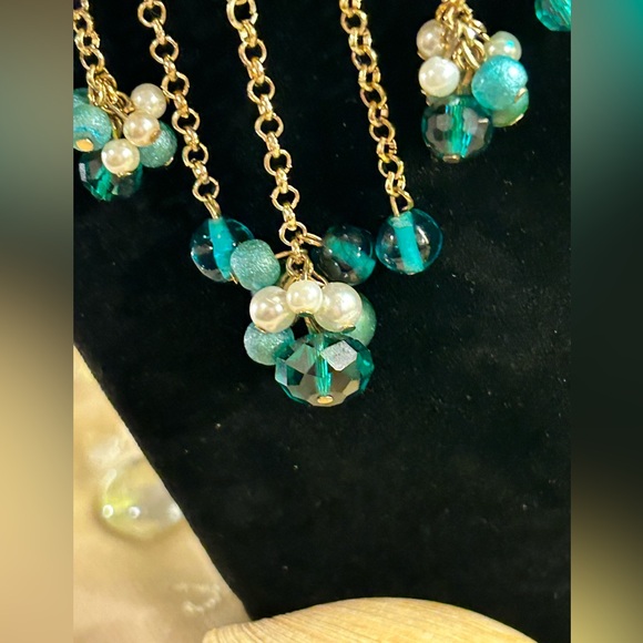 Aqua Sea Necklace with Earrings to match - Picture 2 of 9